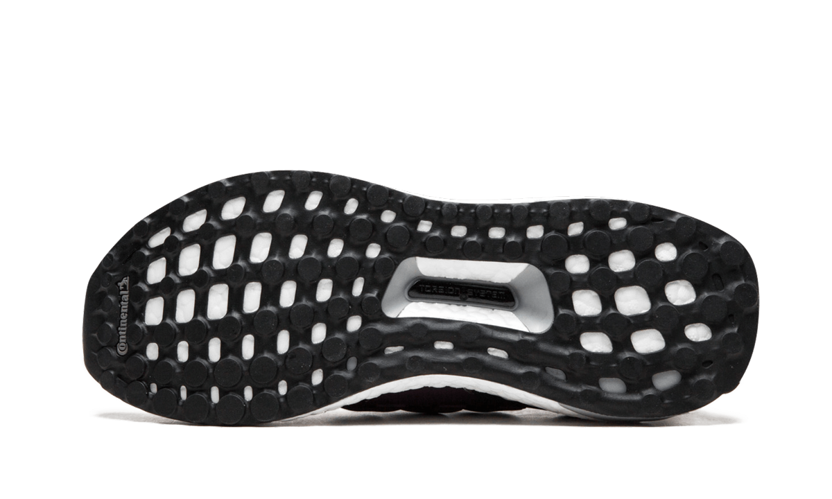 UltraBOOST S82058