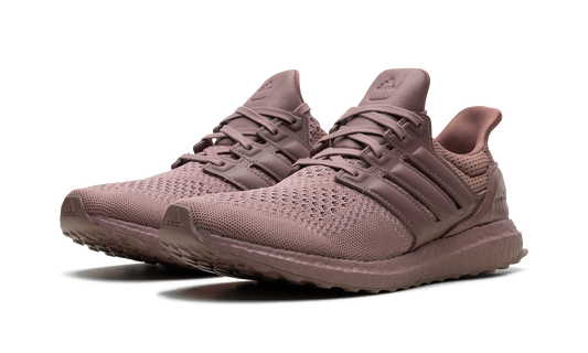 ULTRABOOST 1.0 WMNS "Wonder Oxide" GY9903