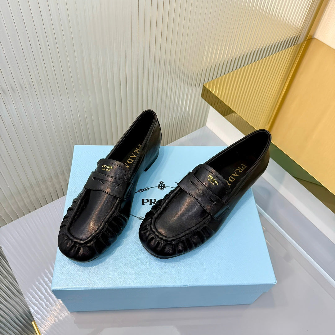 Prada 26s Loafer Black Pleated Leather 837705