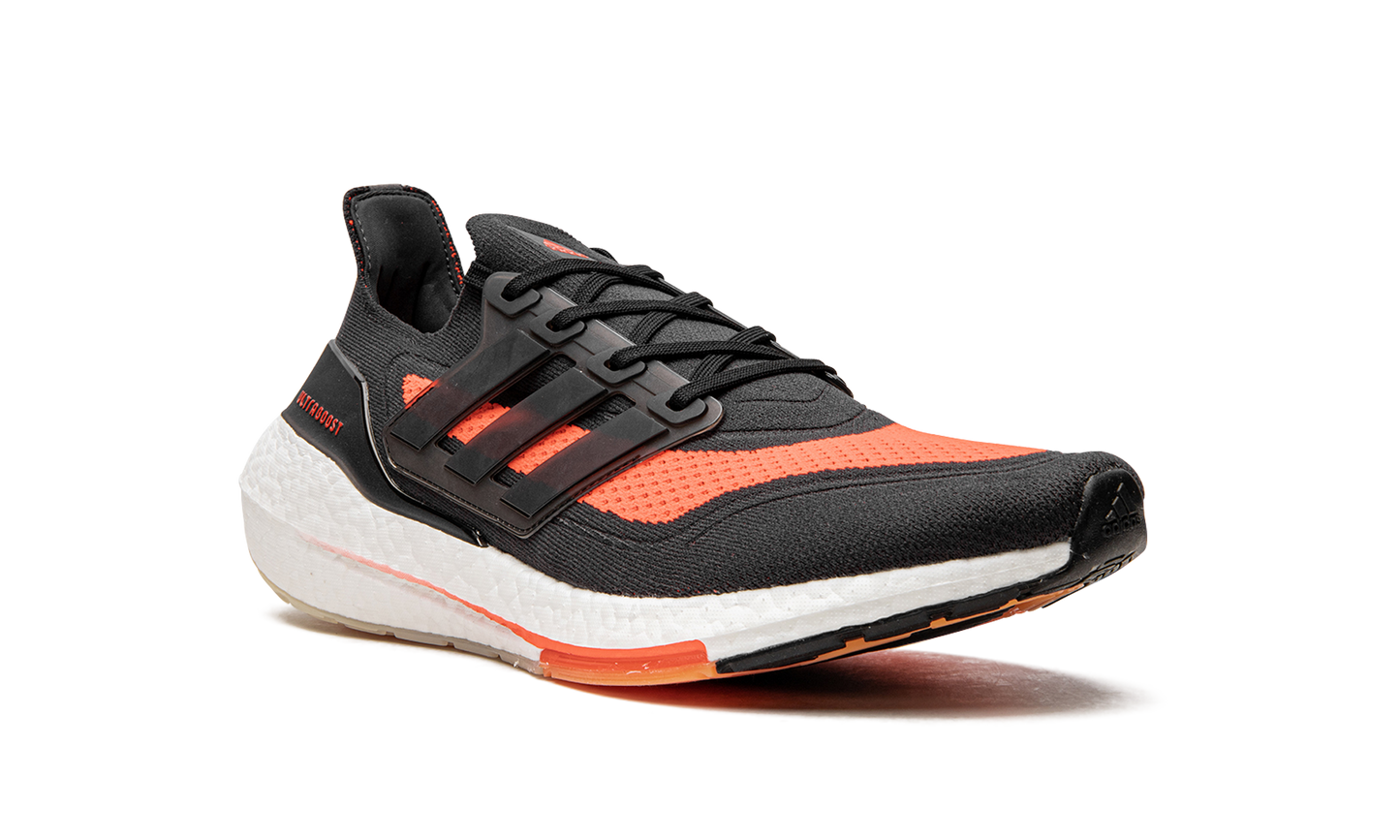 Ultraboost 21 "Carbon Solar Red" FZ2559