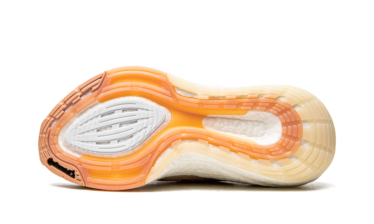 ULTRABOOST 21 WMNS "Halo Blush / Wonder White / Ambient Blush" S23838