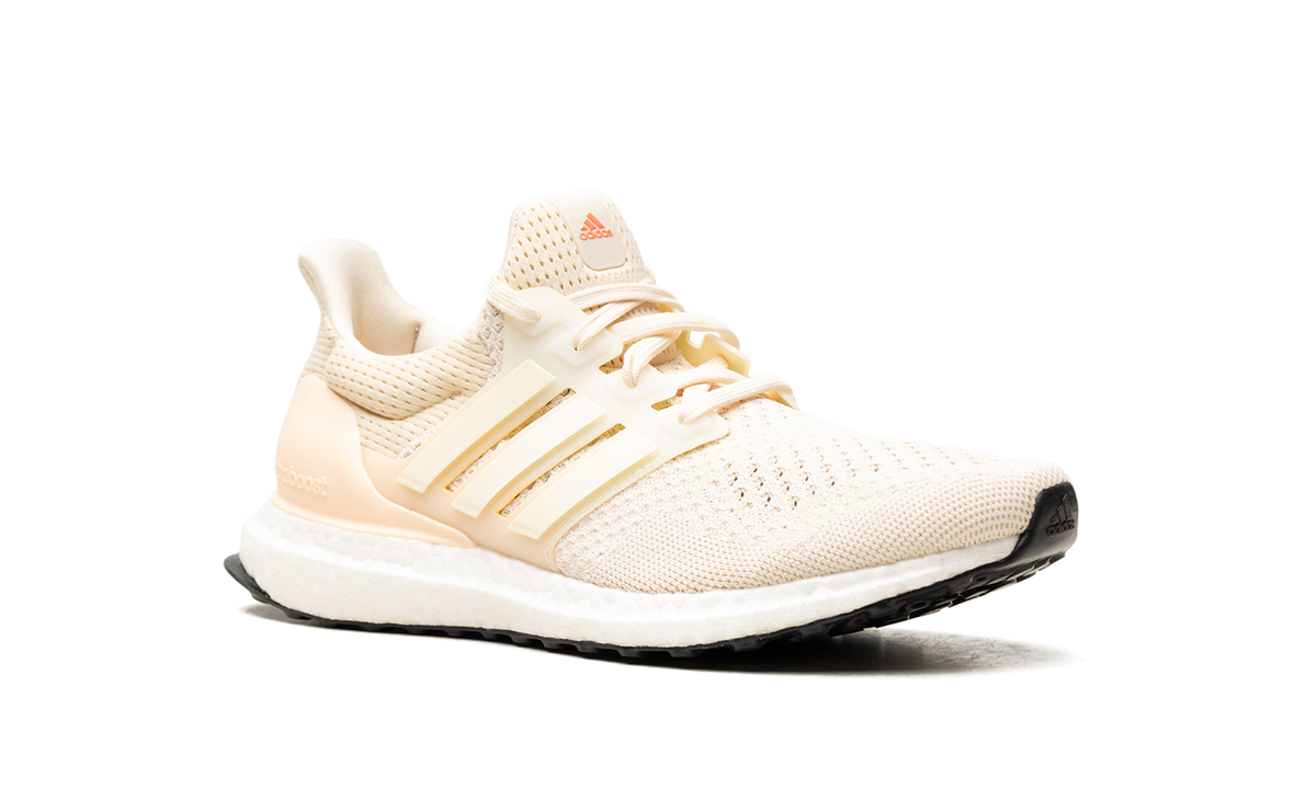 ULTRABOOST 1.0 WMNS "Ecru Tint / Semi Coral Fusion" HQ4208