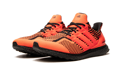 UltraBoost 5.0 DNA "Solar Red / Core Black" G54961