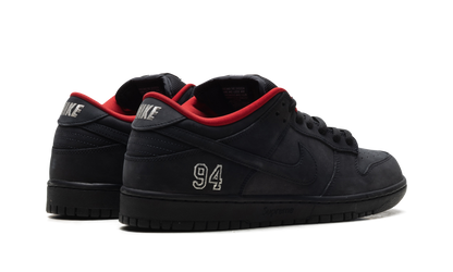 SB Dunk Low "Supreme - Black" HQ8487 001
