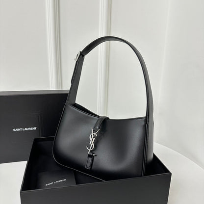 Le 5 a 7 24 Black Lambskin Shw