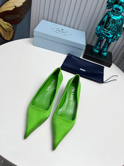 Prada 26SS Pointed-Toe Pumps 4cm Green Satin 680950