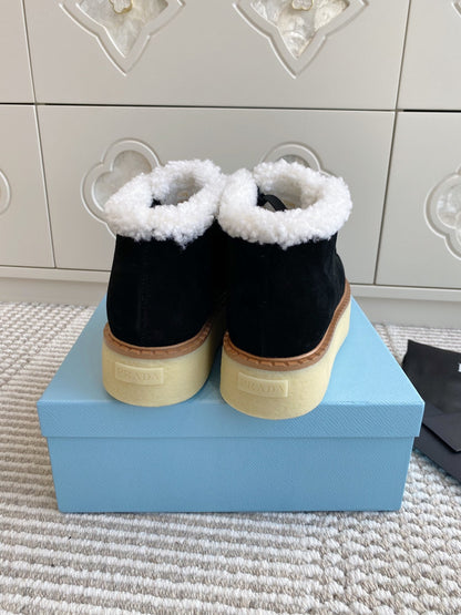 Prada Chukka Boots Black Suede White Shearing 564160