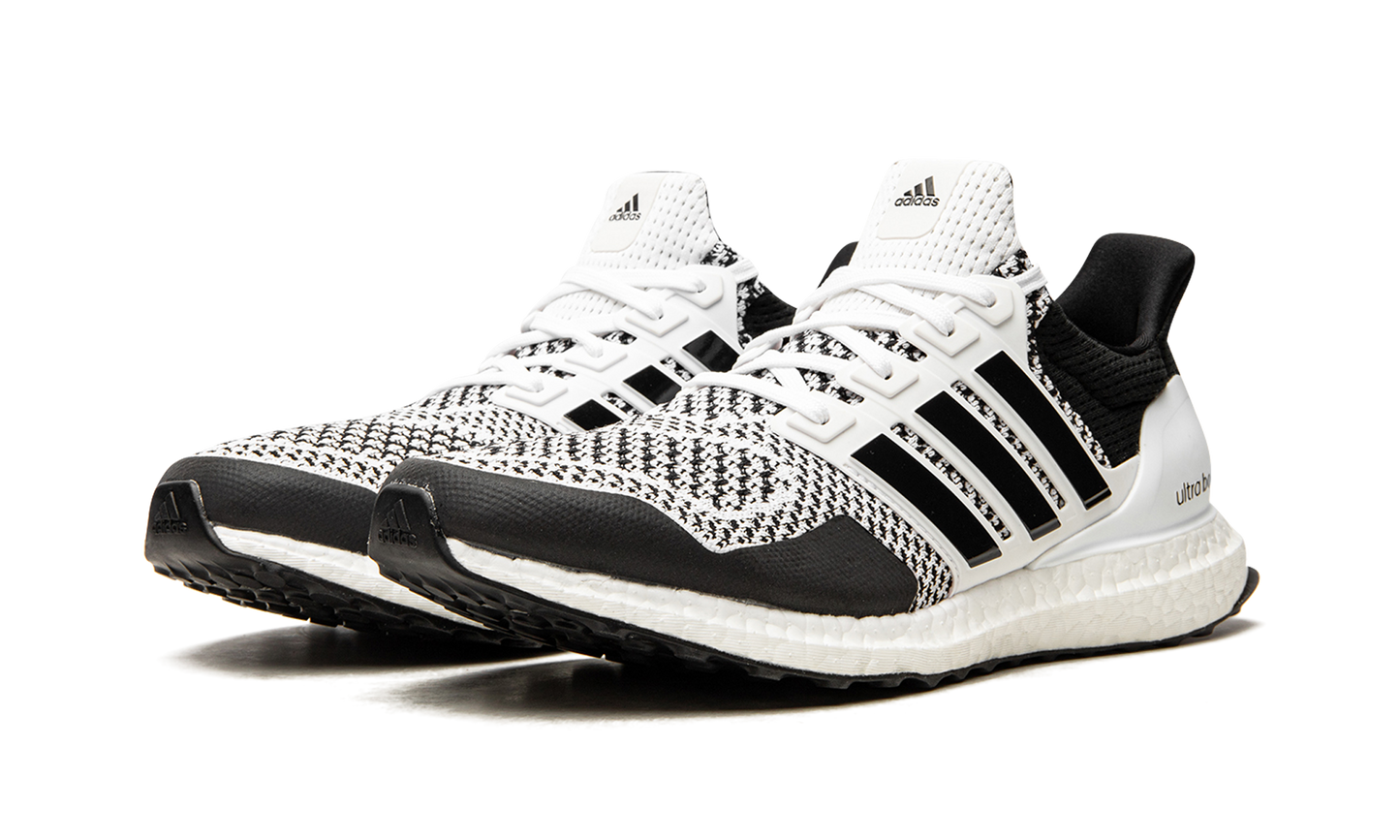 UltraBoost 1.0 DNA "Cookies And Cream" H68156