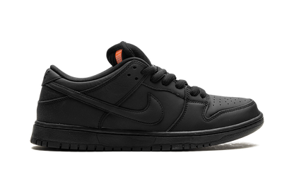 SB Dunk "Triple Black" FJ1674 001