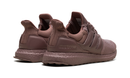 ULTRABOOST 1.0 WMNS "Wonder Oxide" GY9903