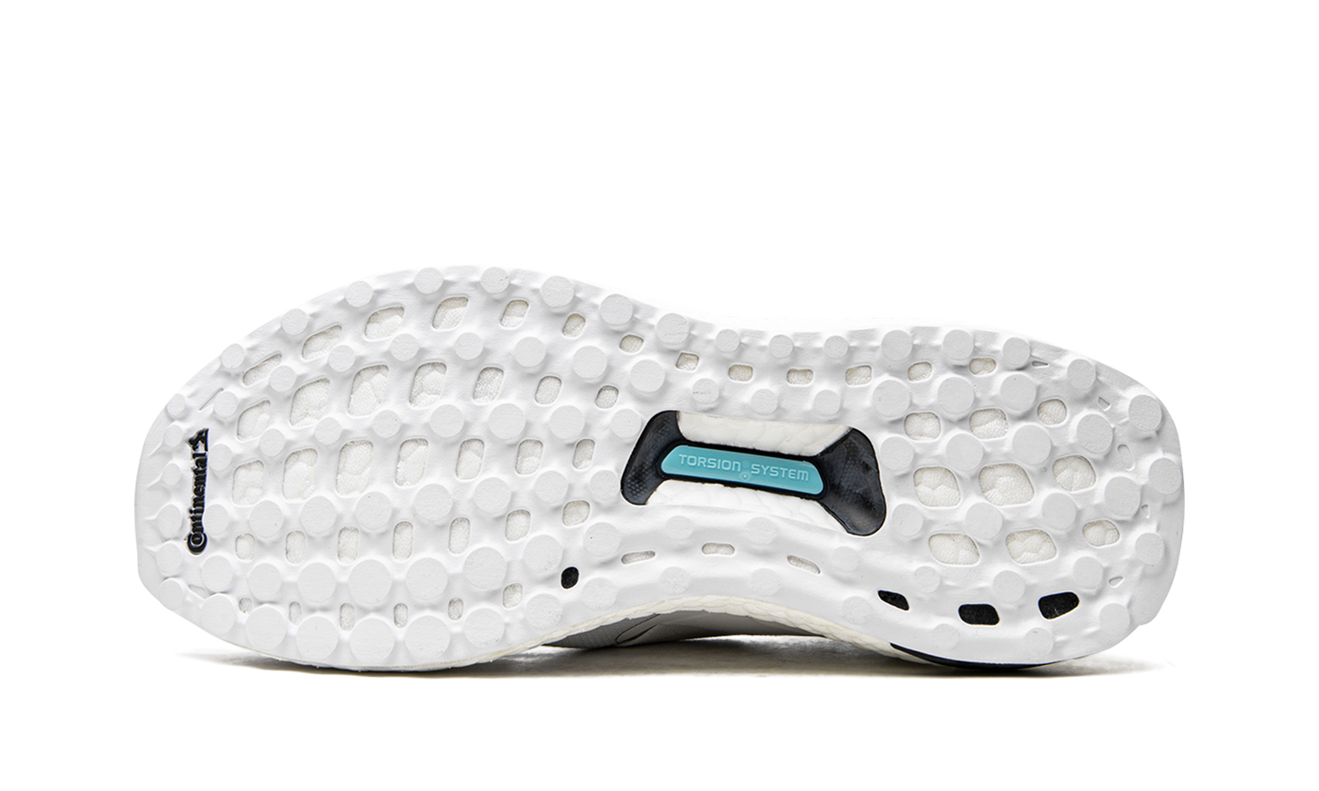 ULTRABOOST SLIP ON DNA WMNS "Cloud White" H02815