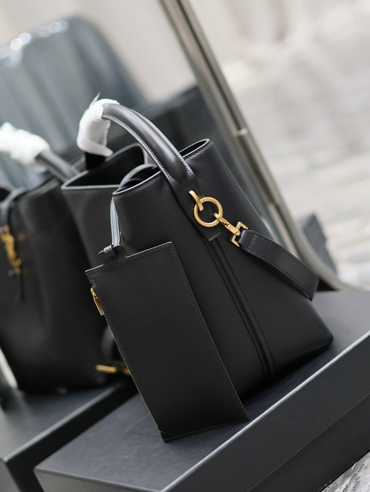 le 37 26cm black calfskin gold hardware