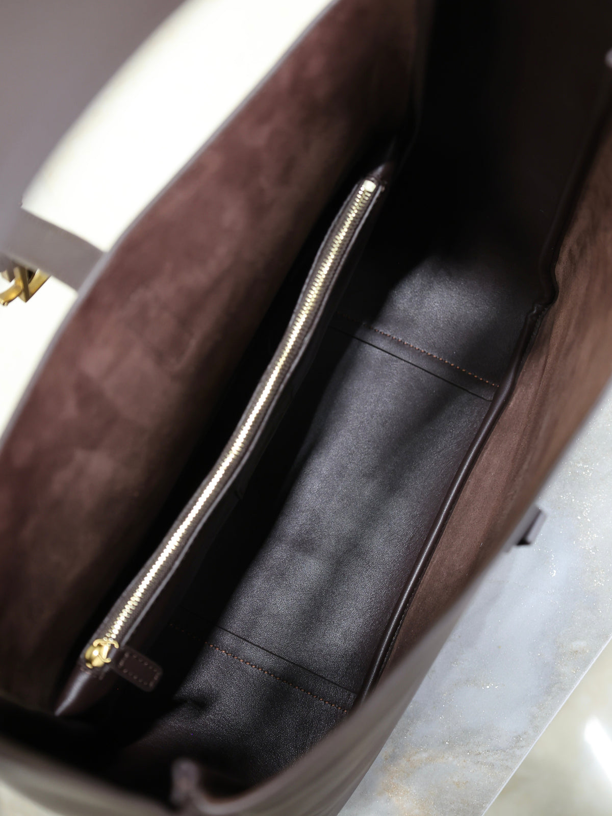 LE 5 À 7 LARGE BAG 31 IN COFFEE LAMBSKIN