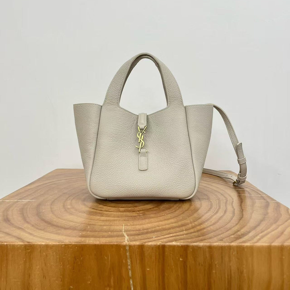YSL Le 5 À 7 Baby Bea Cream Grained Leather