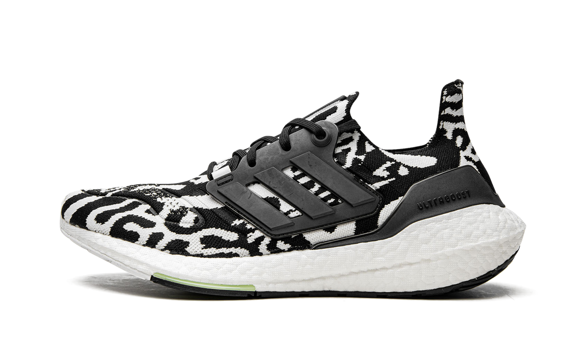Ultraboost 22 "Zebra" GX6300