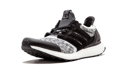 UltraBOOST S.E. "SNS x Social Status" BY2911