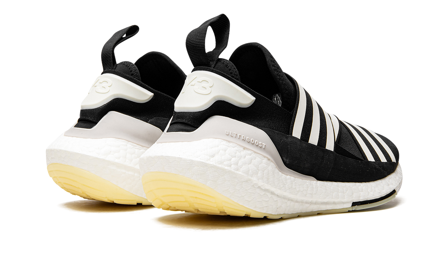 Y-3 Ultraboost 22 "Chalk Pearl" GX1079