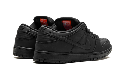 SB Dunk "Triple Black" FJ1674 001