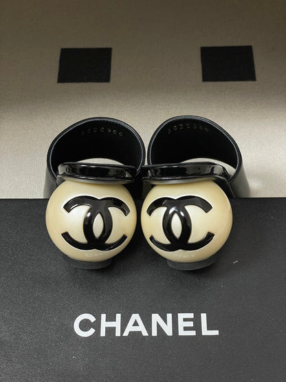 CC 2026 Pearl Flat Sandals 70 Sheepskin Double C Logo