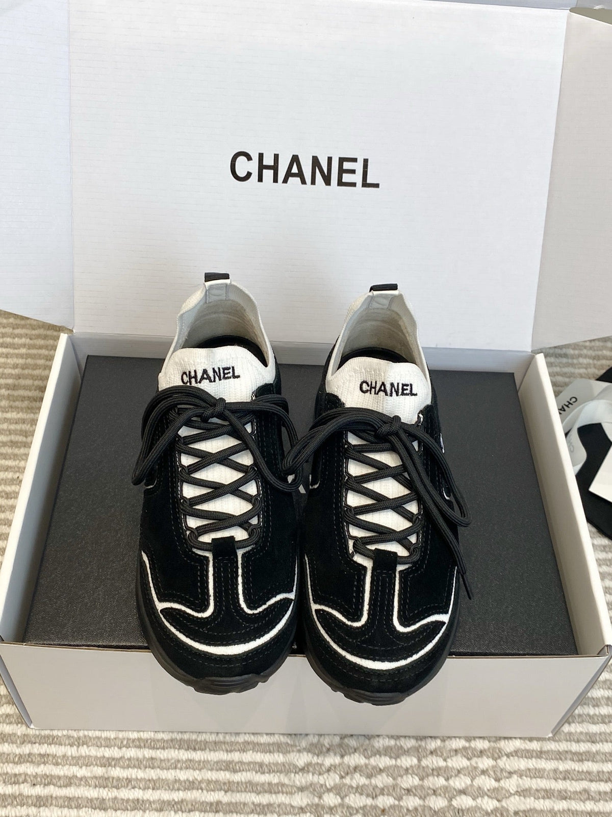 Chanel 2026 Sneaker Suede Calfskin 858560