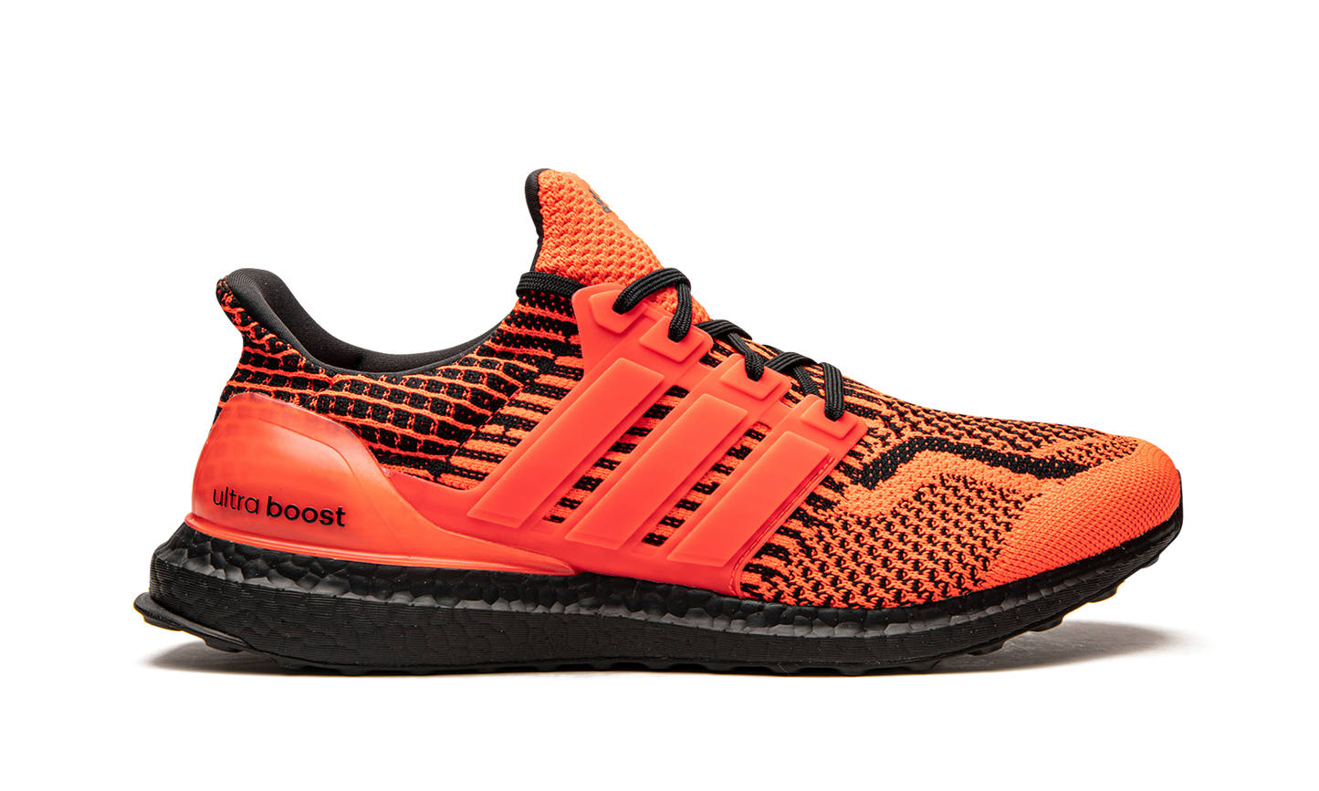 UltraBoost 5.0 DNA "Solar Red / Core Black" G54961