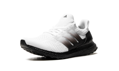 UltraBoost 5.0 DNA "Oreo" H01013