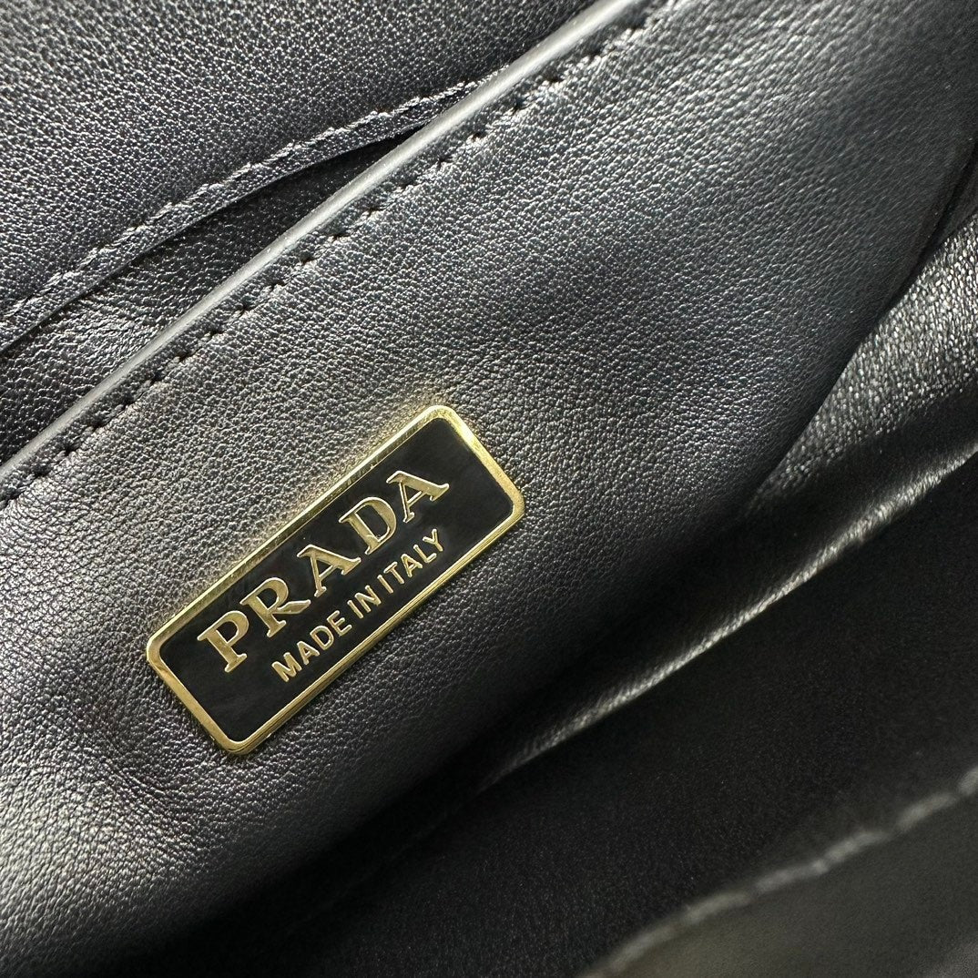 Prada 2026 Shoulder Bag 24cm Patent Leather