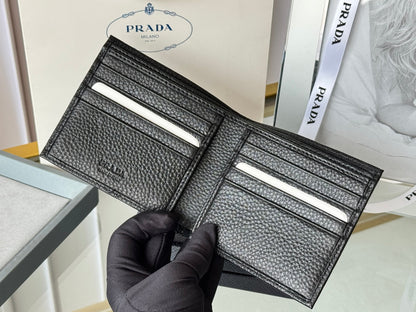 Pra 2M0513 Logo-Stamp Wallet 11cm Black lychee-grained cowhide
