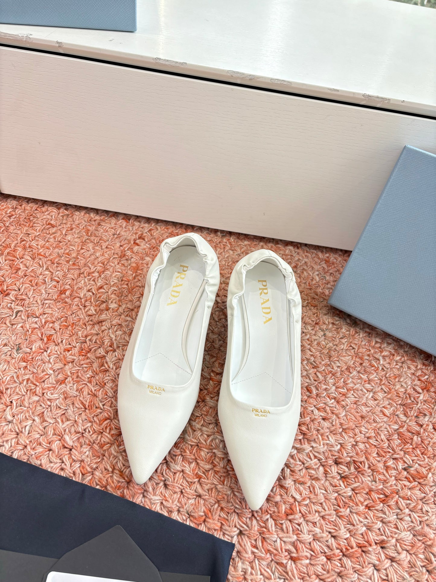 Prada Pointed-Toe Pumps White Leather 604170