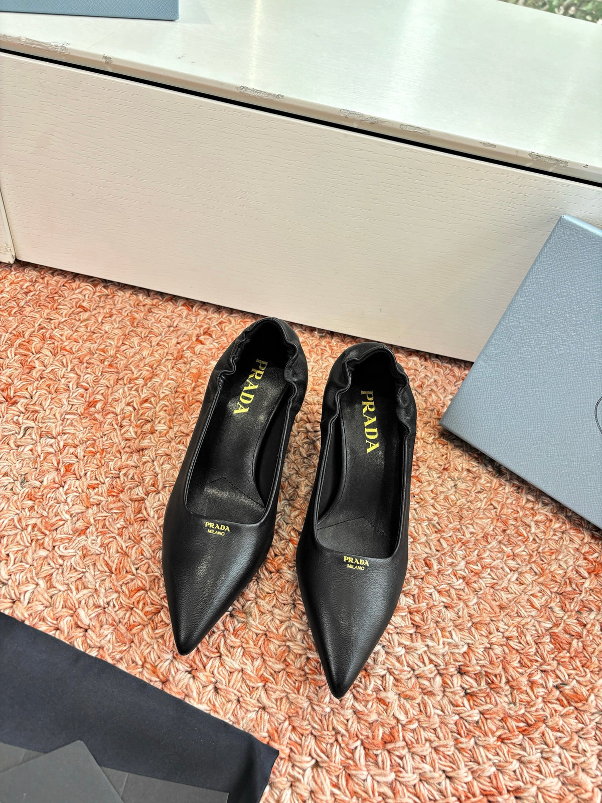 Prada Pointed-Toe Pumps Black Leather 604171