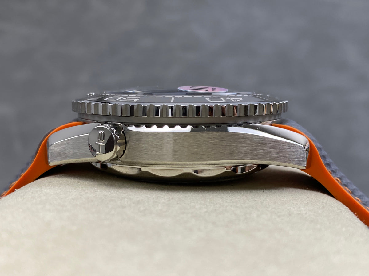 Omega Seamaster 46mm Dark Gray Dial Rubber Strap
