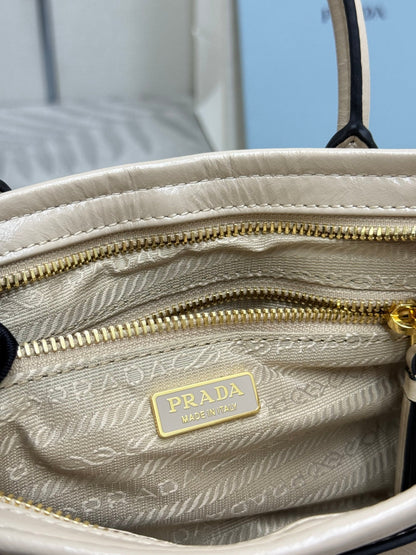 Pra Bonnie Bag 24cm Khaki Leather 293961