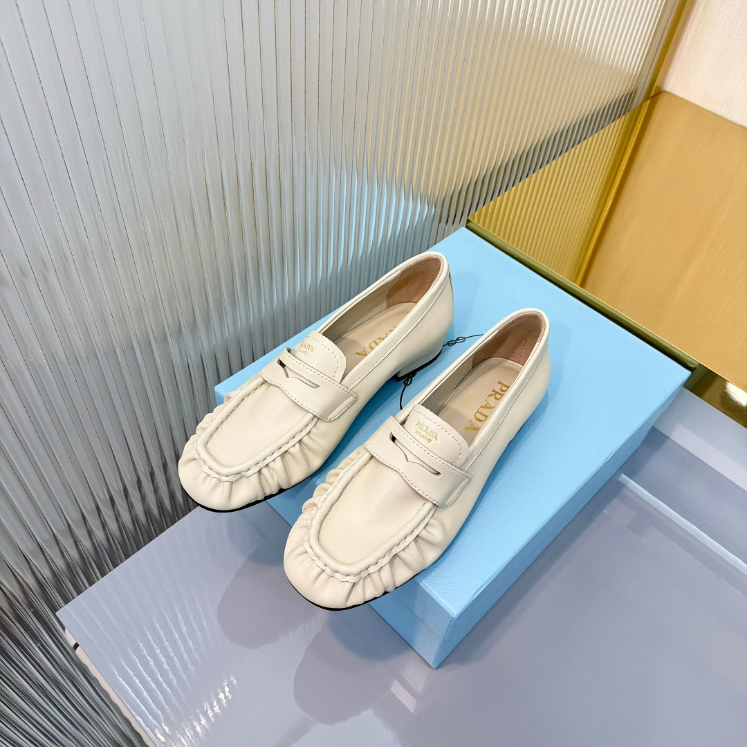 Prada 26s Loafer White Pleated Leather 837704