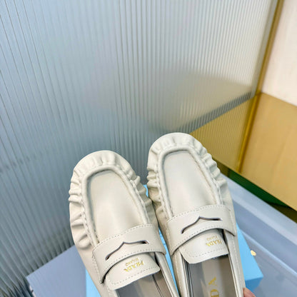 Prada 26s Loafer White Pleated Leather 837704