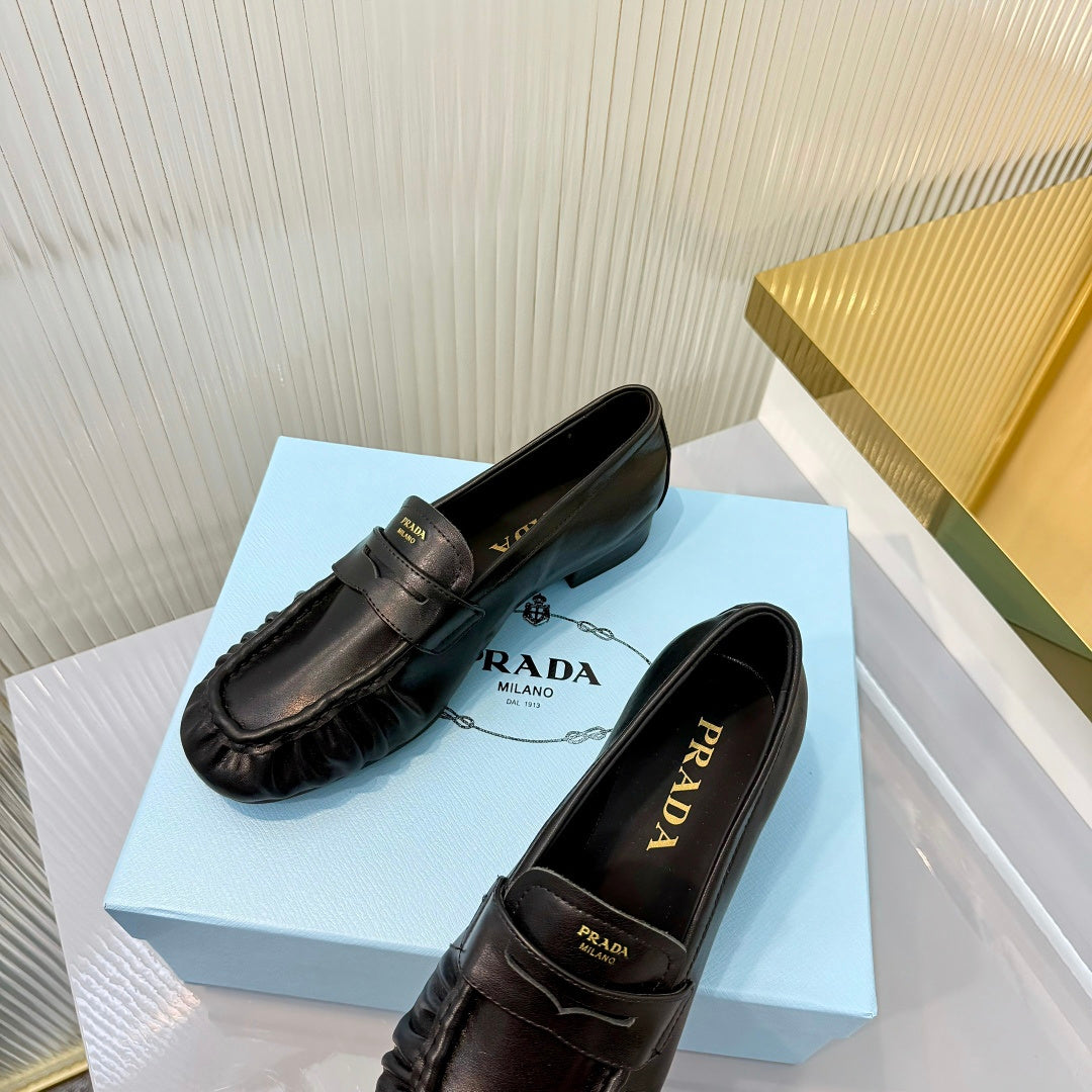 Prada 26s Loafer Black Pleated Leather 837705