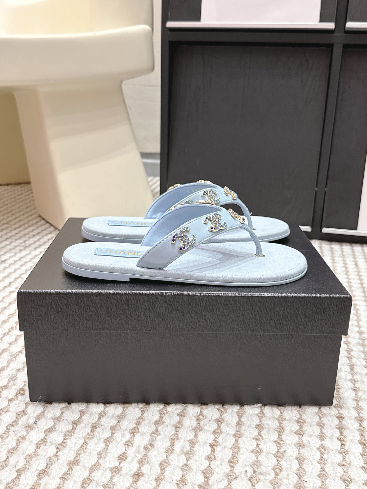 CC 26s Thong Sandals Baby Blue Suede Sheepskin Multicolor Charm 632359