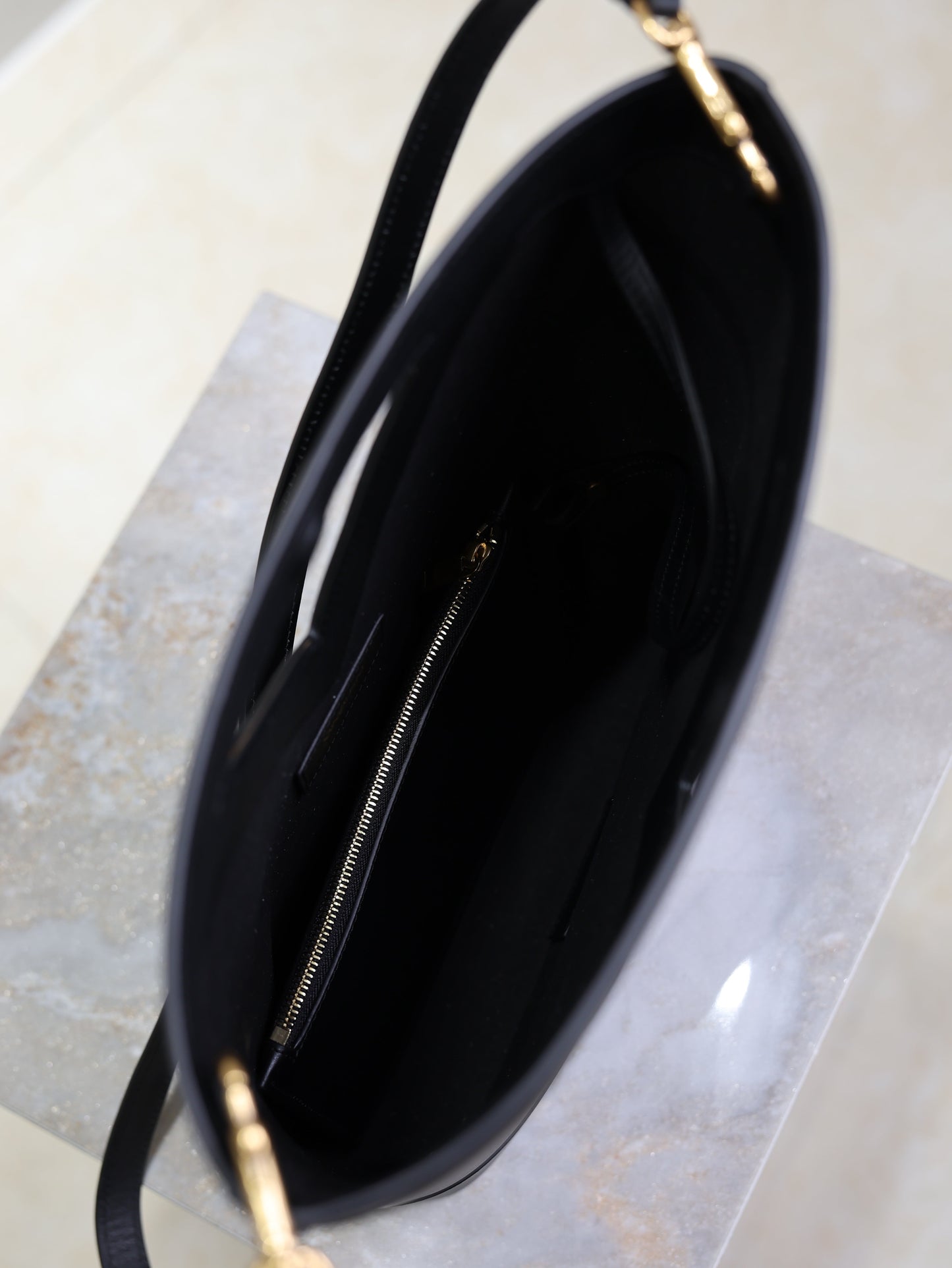 Prada Y Small Bucket 23cm Black Leather