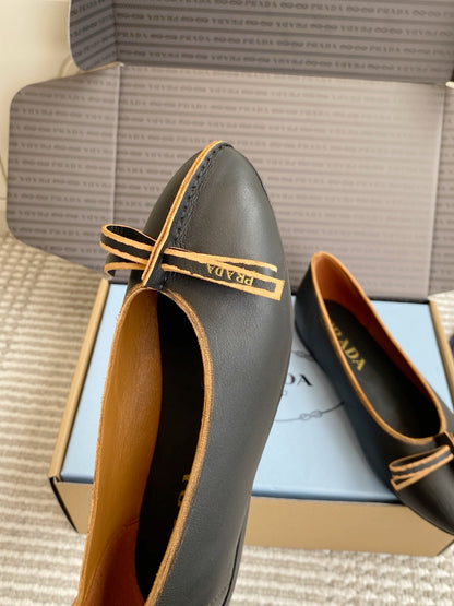 Prada 26s Antiqued Ballerinas Chalk Black Lambskin 859008