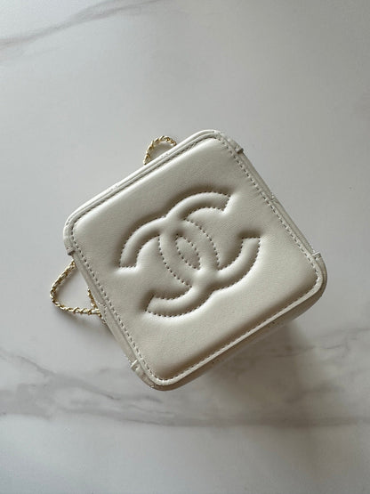 Chanel 2026 Bucket Bag 18cm Lambskin Suede Denim