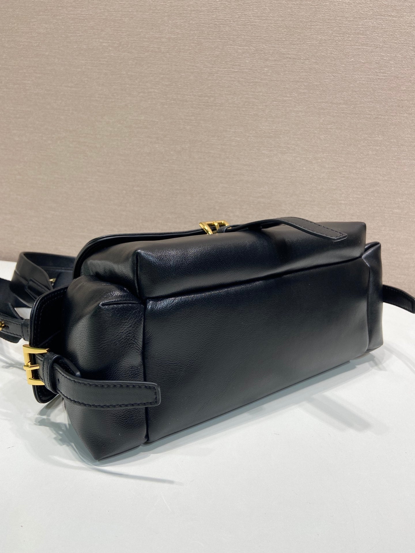 PRA Shoulder Bag Black Sheepskin 341130