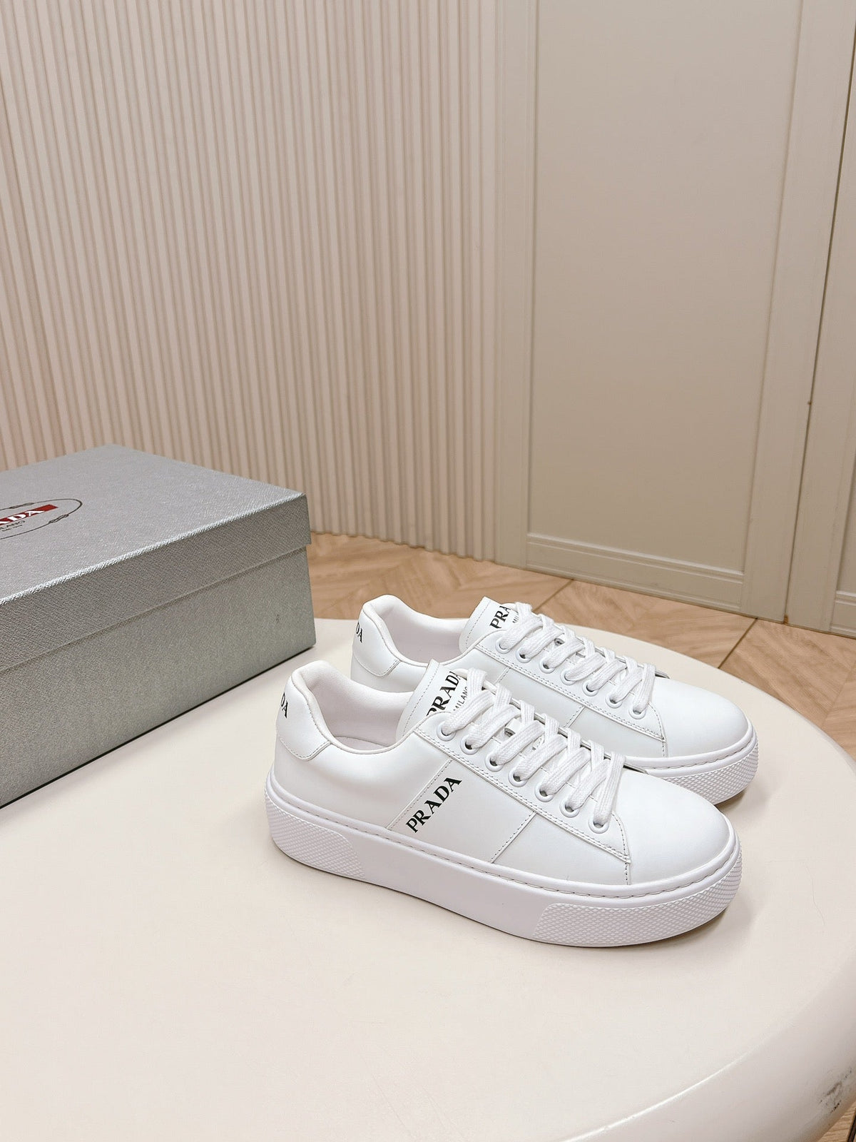 PRA LEATHER LOGO OUTLET SNEAKERS WHITE CALFSKIN