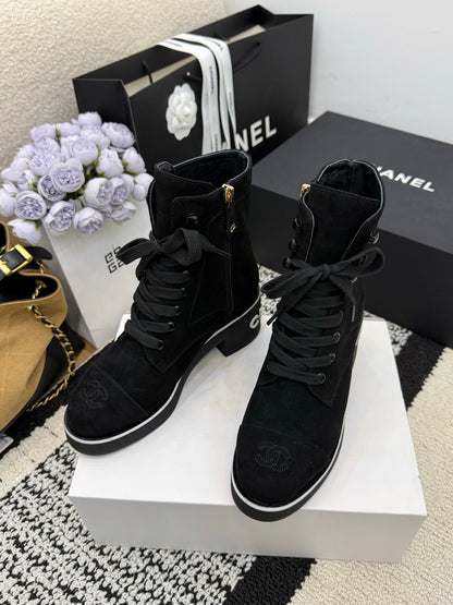 CC 26 Combat Boot Black Suede 588799