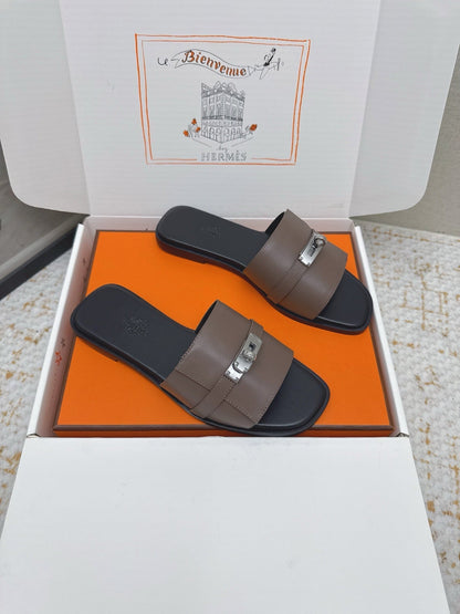 HM 26ss Oasis Sandals Brown Black Sheepskin Sliver Buckle 625165