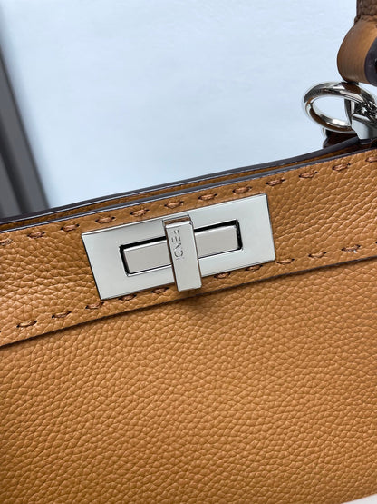 PEEKABOO MEDIUM 33 BROWN CALFSKIN SILVER HARDWARE
