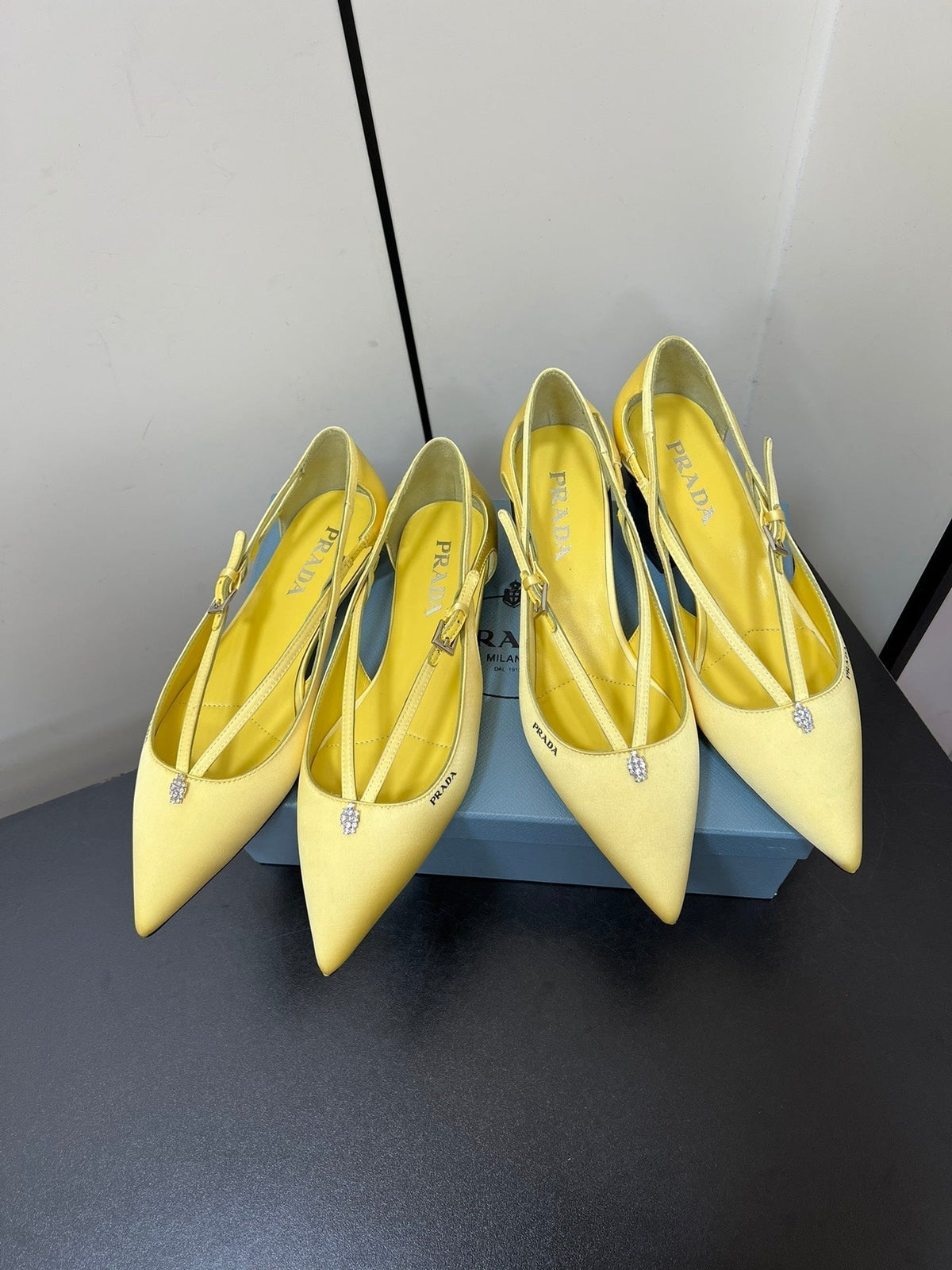 CUT-OUT BALLERINA FLAT IN LIGHT YELLOW SATIN ATTACHED BEAD BUCKLE