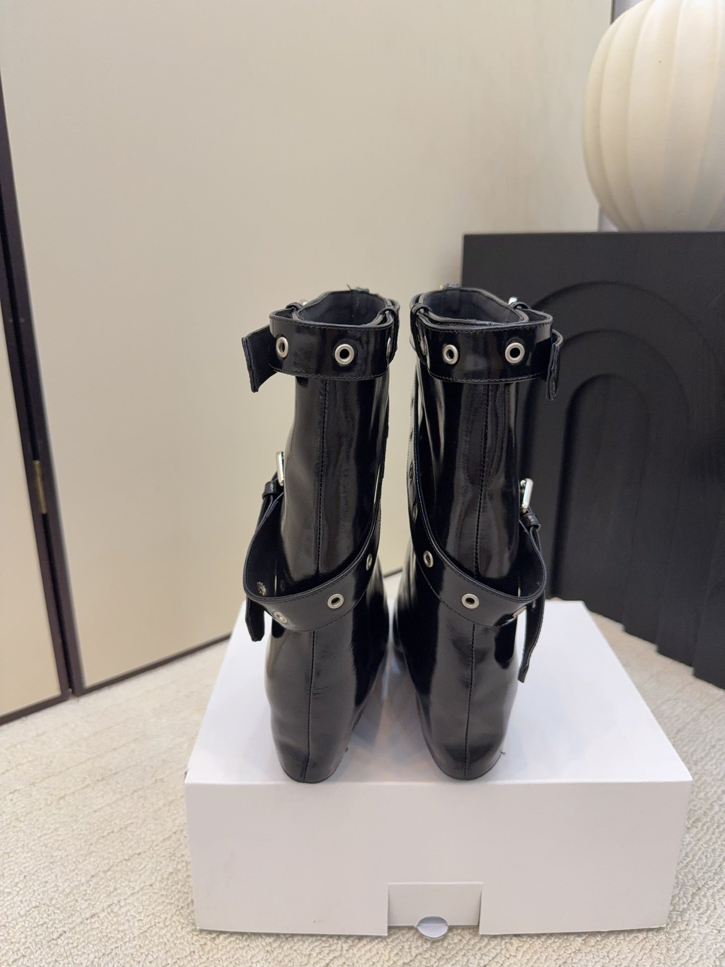 CC 26 Ankle Boot With Buckle Black Cowhide 589113