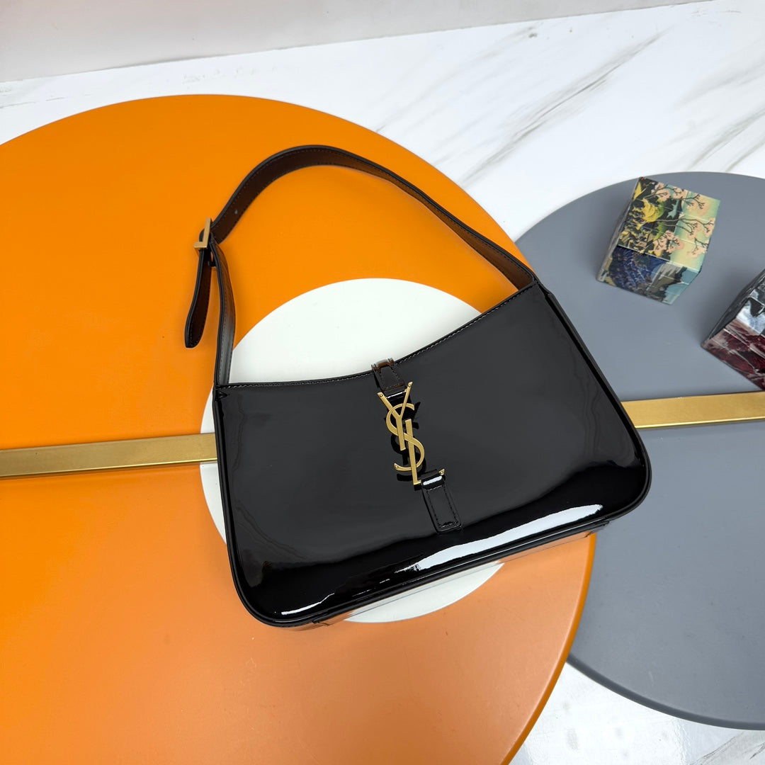 YSL 5 𝐀̀ 7 Bag 24cm Black Patent Leather 285564