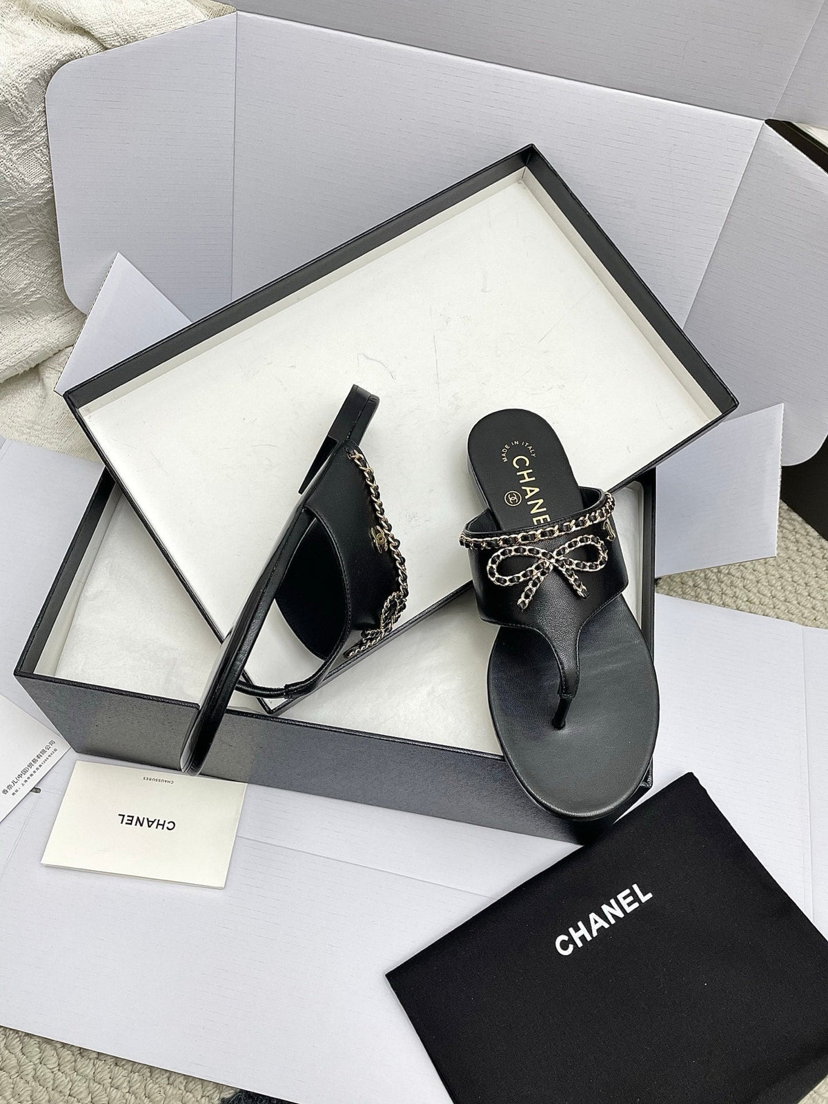 CC 26s Thong Sandals Black Sheepskin 645322