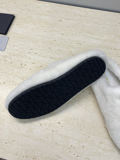 Prada 25s Slide White Shearing 551887