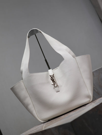 LE 5 À 7 BEA TOTE BAG 50 IN WHITE LAMBSKIN GOLD LOGO